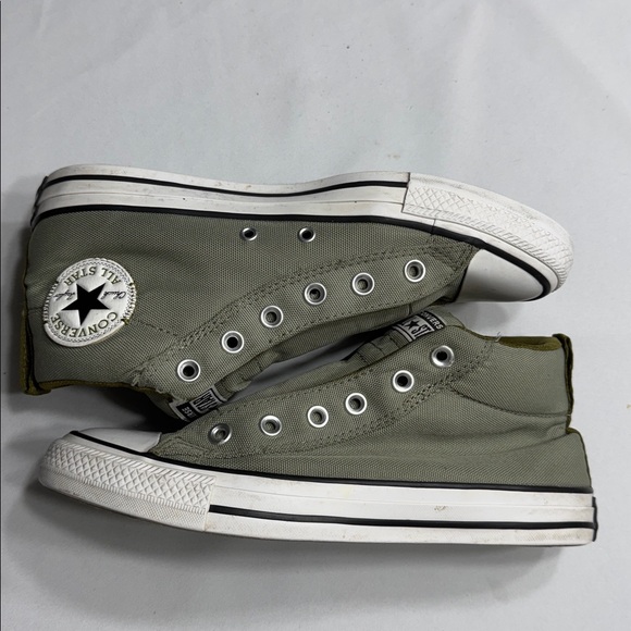 Converse all star Shoes - EUC unisex Converse All Star tennis shoes. Size men’s Size 7/women’s Size 9